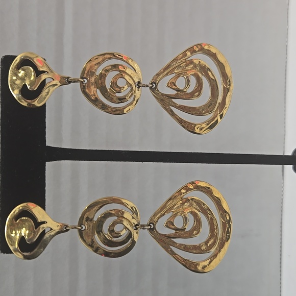 GOLD-TONE SQUIGGLY DANGLE EARRINGS - Picture 3 of 9